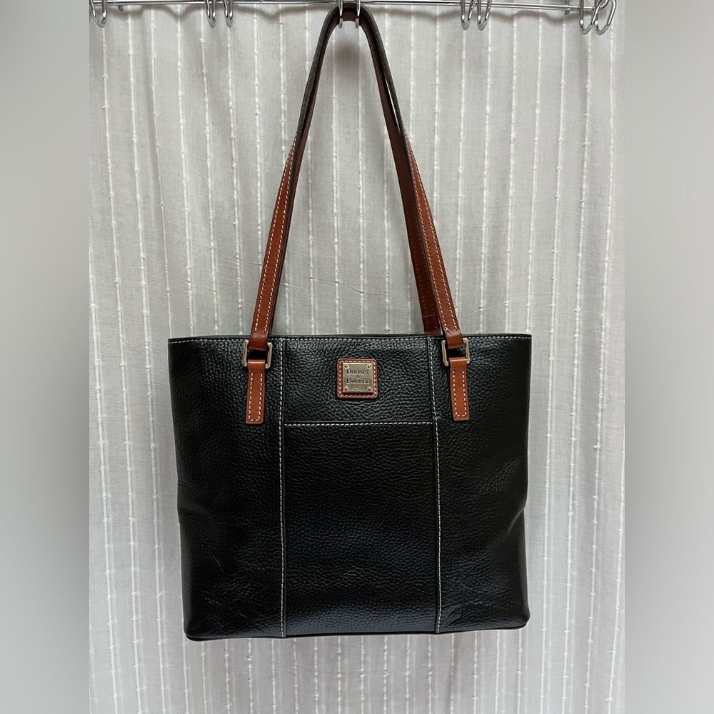 Dooney&Bourke Small Lexington Black Pebbled Leather Tote Shoulder Bag Red Lining